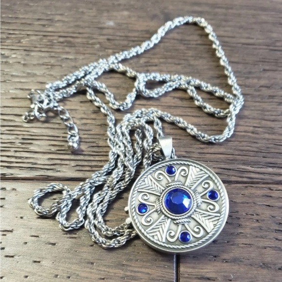 N122 Aztec sun clock reversible silver pendant on a long chain blue and yellow - Picture 8 of 10